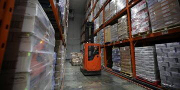 物流巨头Lineage在2024年最大IPO中筹集44.4亿美元