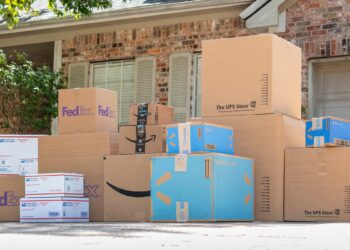FedEx和UPS必须适应不断变化的包裹环境