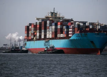 港口工会一致支持罢工，升级美国供应链担忧