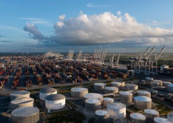 美国东海岸和墨西哥湾沿岸港口劳资谈判陷入僵局