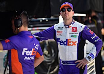 FedEx的退出会导致Denny Hamlin跟随吗？