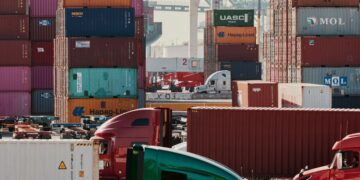 炸裂的寻呼机发出供应链警告