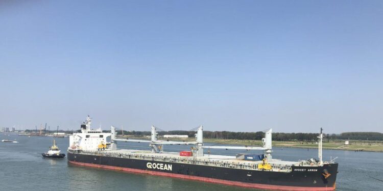 丸红收购Gearbulk 28%股份：强化全球物流网络布局