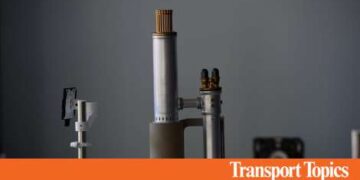 亚马逊与谷歌展开核能投资竞争：运输行业的未来趋势解析