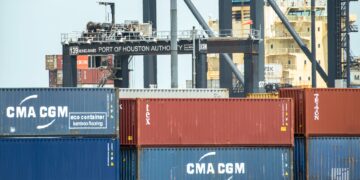 墨西哥边境：墨西哥湾沿岸港口强烈反对美国对中国集装箱起重机的关税