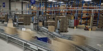 仓库自动化助力产出翻倍增至四倍