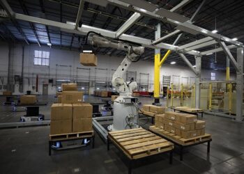 SHIP8 Inc.的多种机器人系统灵活应对高峰和履行流程