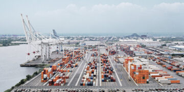 供应链应位列CEO议程首位：战略重塑企业成功的关键要素