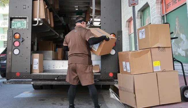 UPS将在旺季结束后实施5.9%的价格上涨：掌握运费变动的关键时刻