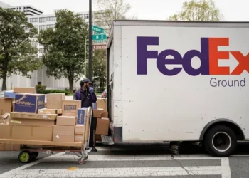 随着FedEx和UPS的附加费增加，竞争对手迎来了新的机遇