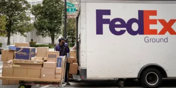 随着FedEx和UPS的附加费增加，竞争对手迎来了新的机遇