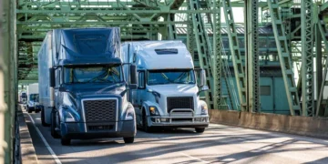 “卡车运输合同费率在高峰季节到来前上涨”