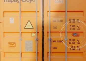 智慧物流与数字化转型：WiseTech Global和Hapag-Lloyd引领供应链透明度革命