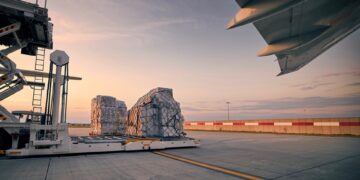 DHL报告揭示2026年Q1航空货运新格局：亚欧航线逆势增长11%，亚美运力骤降10%