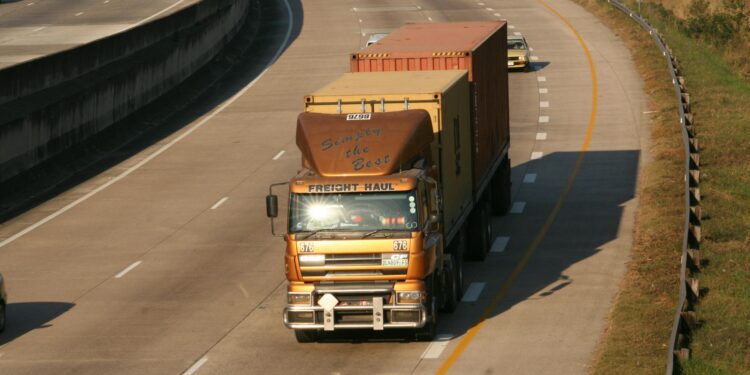 2026开年货运风暴：运价暴涨25%、运力塌缩、路线指南深度破1.5——北美卡车运输业的结构性拐点已至