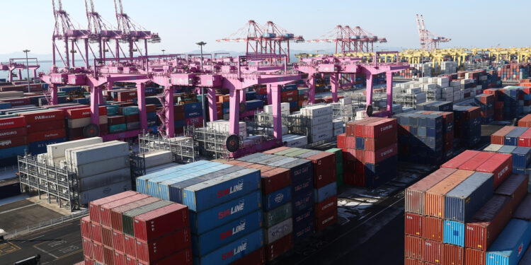 芯片狂潮重塑全球供应链:韩国单月出口破纪录背后的结构性裂变与战略警醒