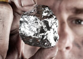 Director’s $2.1M Insider Buy at Discovery Silver: Governance Signal or Supply Chain Red Flag Amid Cordero’s Critical Permitting Phase?