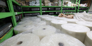 Iran Conflict Disrupts Japan-Korea Semiconductor Supply Chain: Helium Crisis and Material Shortages Pose Dual Threat