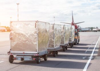 中东冲突冲击美国空运：超75%货运代理面临运营中断，成本飙升60%