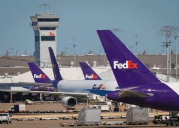 FedEx Q3 Earnings Strong: Limited Supply Chain Impact from Middle East Conflict, Risks Remain