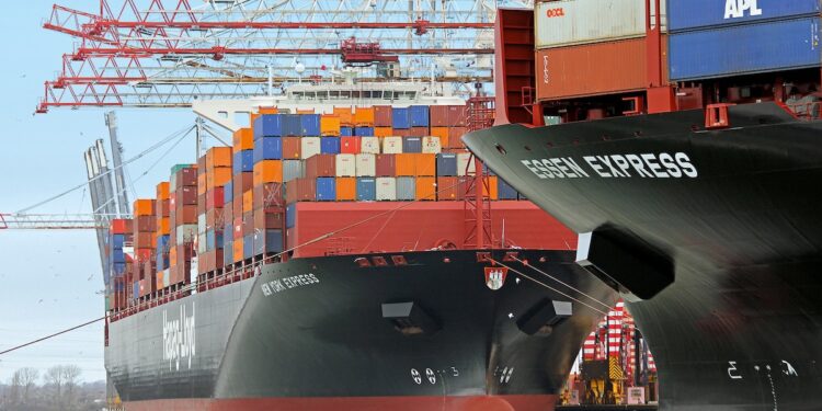 Iran War Costs Hapag-Lloyd $40–50M/Week: Supply Chain Impact