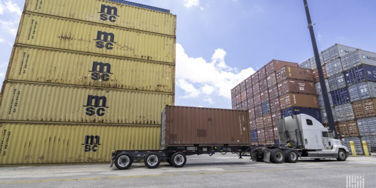 Trailer Storage Demand Up 37% Amid Tariffs, Nearshoring