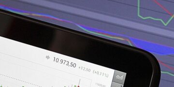 DSV股价深度解析：2026年DACH地区物流投资的‘质量锚点’还是‘周期博弈’？Frachtraten回落、德国工业PMI跌破48.2，供应链资产配置逻辑重构