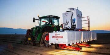 Carbon Robotics年营收破1亿美元：农业AI自动化如何重塑全球粮食供应链