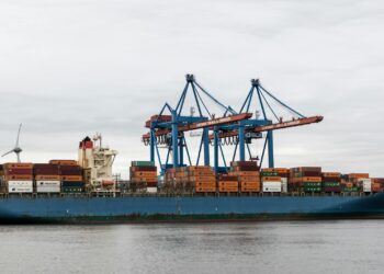 欧盟委员会2026年发布港口战略：74%外贸依赖+1250亿欧元双燃料投资驱动供应链重构