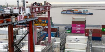 中欧班列2026爆发式增长：352万标箱背后的供应链范式革命