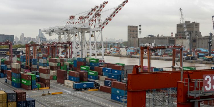 Ocean Freight Paradox: Record Capacity, Persistent Congestion, and the Illusion of Rate Stability in 2026