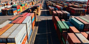 关税风暴重塑全球供应链：2026年区域化重构进入深水区