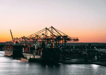 Maersk’s Last-Mile Gambit: How a Container Giant Is Rewriting Global Parcel Economics