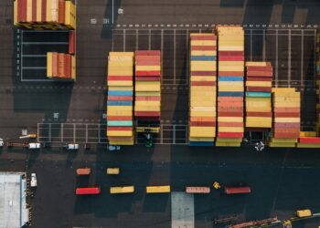 Air Freight Sustainability: AAT’s 33% Emission Cut & IEnvA Certification