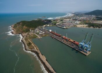 南美‘跨洋走廊’落地在即：30% 物流降本背后的供应链重构逻辑