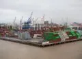 霍尔木兹危机升级：红海之后，波斯湾供应链正遭遇第二次‘全球性断点’