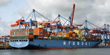 关税风暴触发全球供应链重置：印度、越南成多元化采购新热点