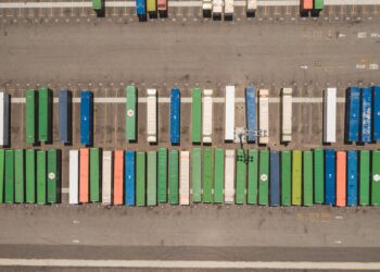 伊朗冲突下的全球供应链：风险挑战与战略应对