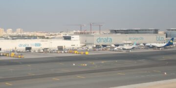 中东武装冲突升级：全球空运运力骤降18%，亚欧货运费率承压飙升