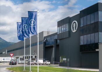 Kuehne+Nagel全球裁员2000人：占总员工2%，AI替代行政与中层管理（2026年Q2）