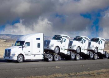 北美Class 8卡车订单2月达47,200辆：创2022年9月以来新高，2026年货运周期拐点确认