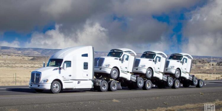 北美Class 8卡车订单2月达47,200辆：创2022年9月以来新高，2026年货运周期拐点确认