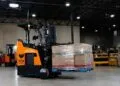 Symbotic收购Fox Robotics:自动叉车切入码头自动化,Q1 2026营收6.3亿美元增29%