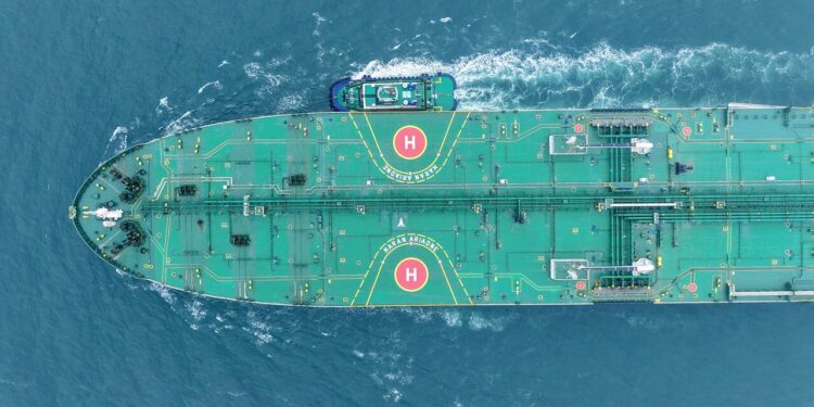 VLCC Rates Hit All-Time High $423,736/Day: Strait of Hormuz Crisis Triggers Global Supply Chain Meltdown in 2026