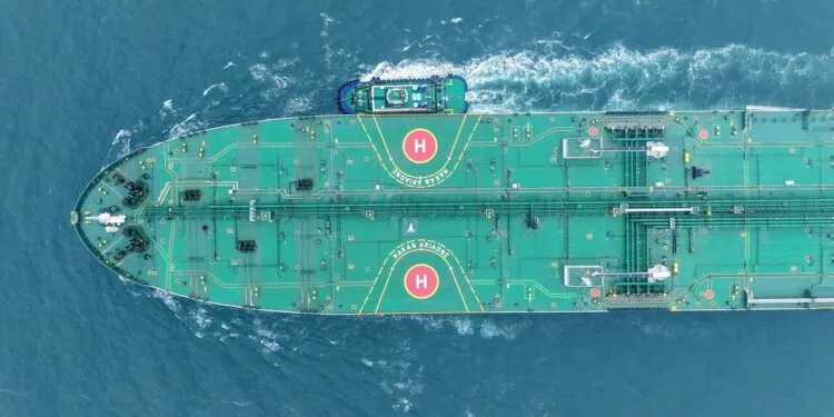 VLCC Rates Surge to $423K/Day as Hormuz Crisis Hits