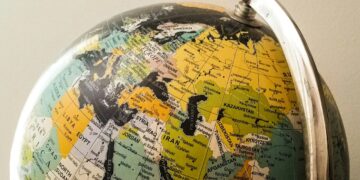 2026年中东物流危机深度分析：全球供应链面临’双重封锁’与战略重构