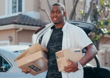 Hormuz Rerouting: 95% Drop, Oman Hubs, Mediterranean Shift