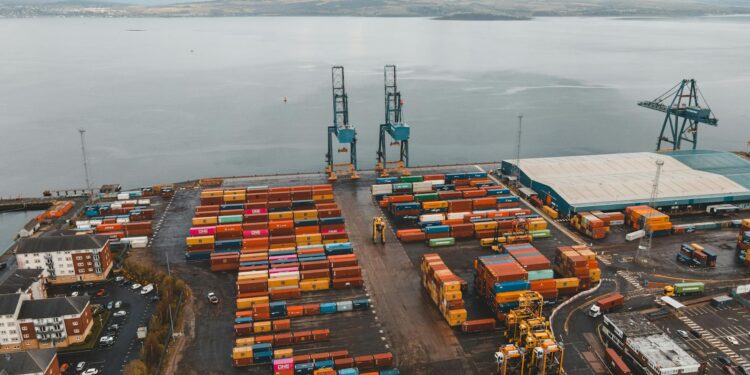 从集装箱到门口：马士基如何用AI和多元网络重塑末端配送