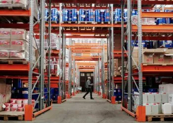 Rivian拆分Mind Robotics：20亿美元估值背后，仓库自动化正告别‘人形幻觉’