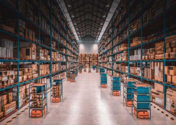 7 Warehouse Automation Trends in 2026: How Software, AI and Robotics Are Reshaping Logistics